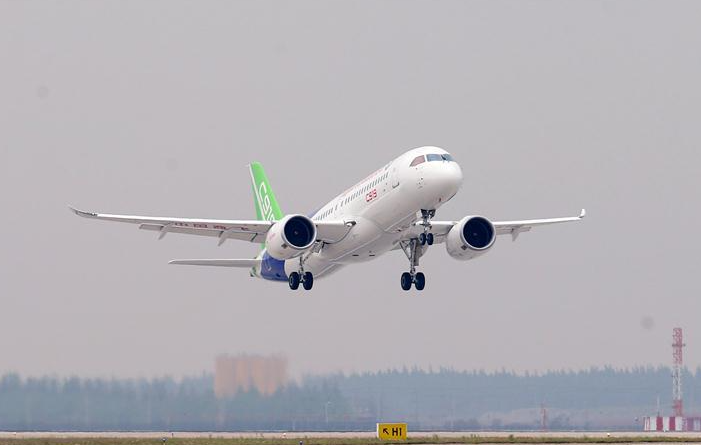 C919国产大型客机成功首飞冲天